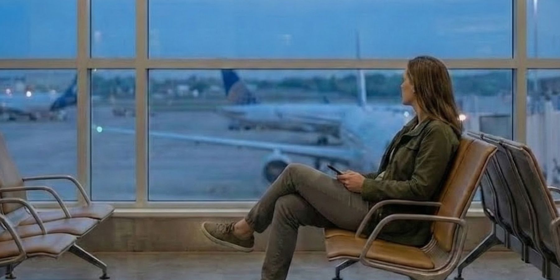 Airport waiting area, context for why airlines restrict batteries prone to thermal runaway