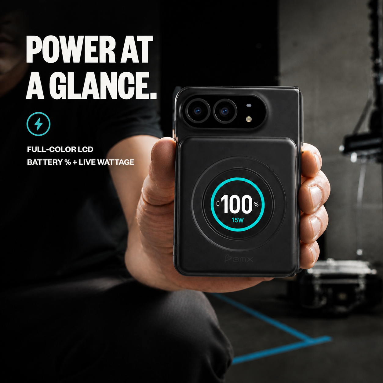 SolidSafe™ Ultra full-color LCD showing battery percentage and live charging wattage